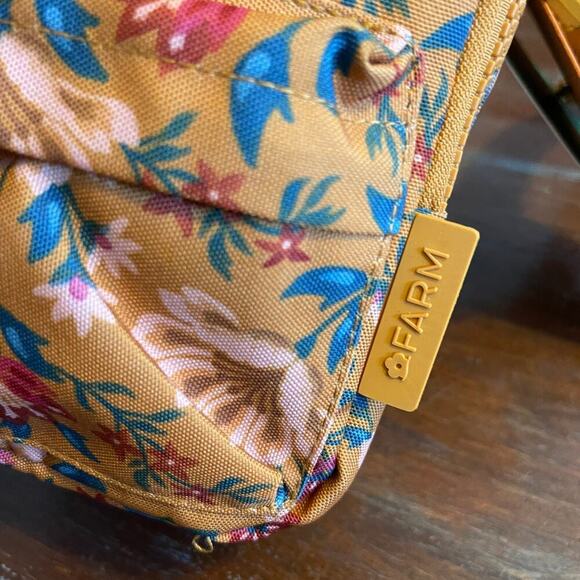 FARM Women's Mini Floral Backpack Crossbody NWT Bag - Picture 3 of 12